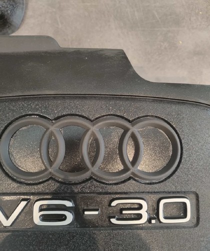 Logo audi sul coperchio - coperchio, motore
