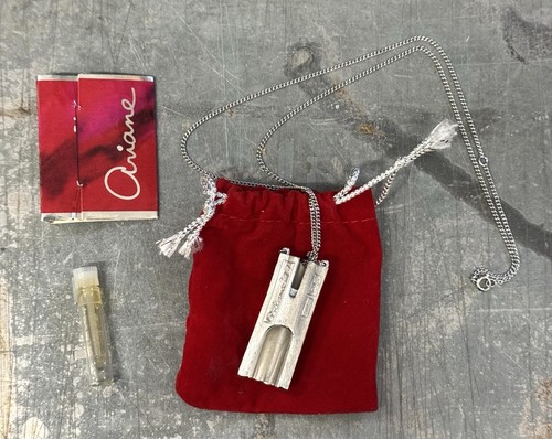 Collana con ciondolo porta