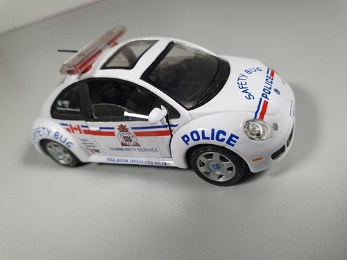 Volkswagen new beetle - volkswagen, police