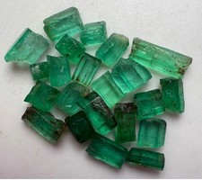 Lotto grezzo smeraldo verde di