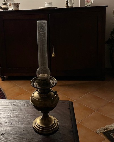 Antica lampada petrolio in - antica, a