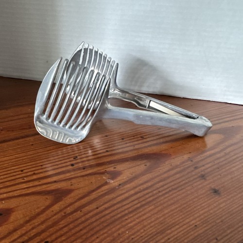 Pinze vintage tenute mano - a,
