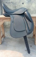 Sella da dressage in pelle