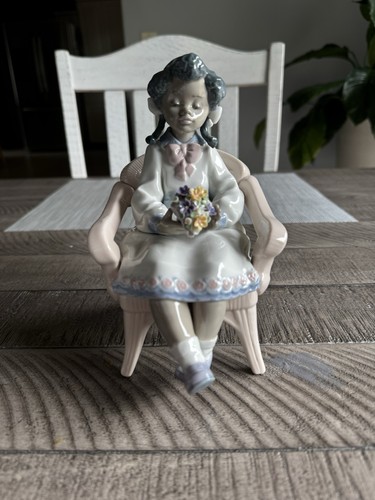 Lladro sitting pretty black - sitting,