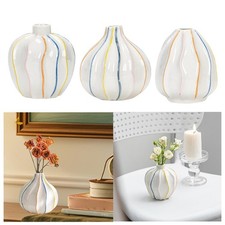 Vaso in ceramica bianca con