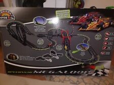 Pista Macchinine Telecomandate Due Macchine da Corsa Elettriche con Circuito