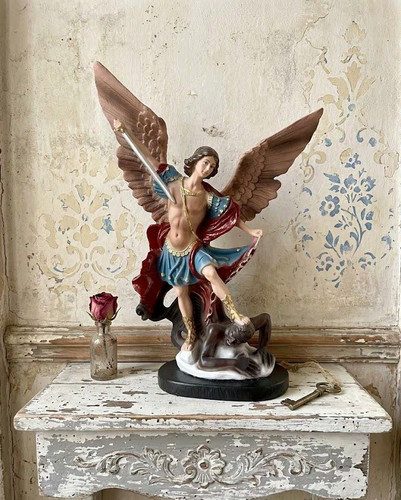 Statua san michele - di,