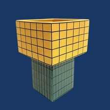 ? vaso geometrico in ceramica stile studio memphis POP ART giallo verde