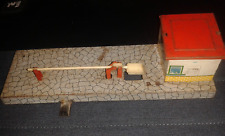 PASSAGGIO A LIVELLO CON BOX VINTAGE H.W.N. SCALA 0