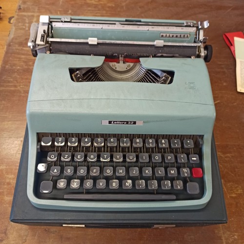 Olivetti lettera macchina - lettera, 32"macchina