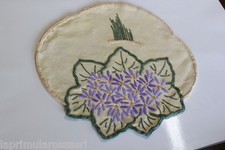 VECCHIA TASCA PORTA FAZZOLETTI IN LINO COLORE GIALLO RICAMATA A MANO