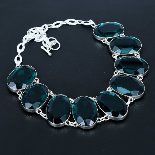 Collana gioiello fatta - , a