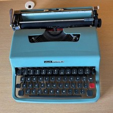 Olivetti Lettera 32 Typewriter