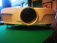 Epson Videoproiettore EH-TW7400. Utilizzo: circa 30-40 ore su 5000. Come nuovo.