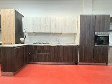 CUCINA MARRONE BIANCO 386x125 CM CON ELETTRODOMESTICI – COME NUOVA