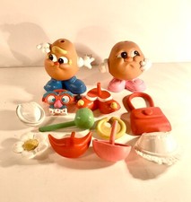 Lotto di 2 figurine più piccole giocattolo Hasbro Mr Potato Head vintage con accessori