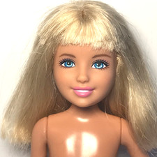 Barbie nuda 2012 e sua sorella