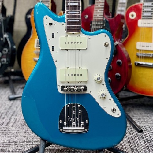 Fender made japan - made,