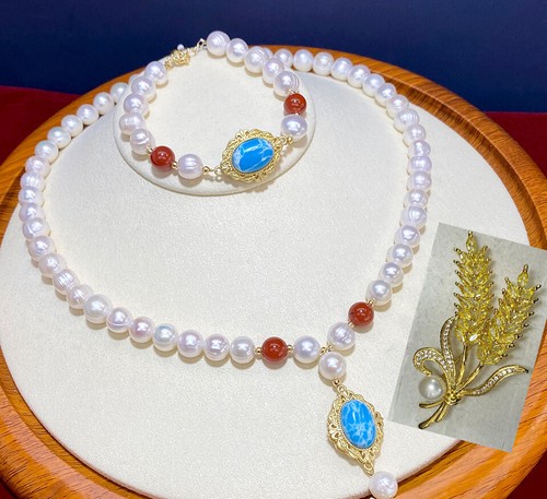 Collana con ciondolo ovale
