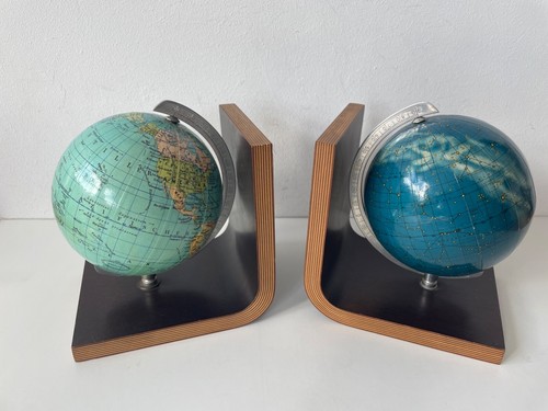 Fermalibri globo terrestre
