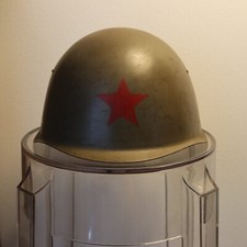 elmetto sovietico in acciaio con stella rossa della seconda guerra mondiale