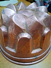 ANTICO STAMPO PER DOLCI IN RAME MARTELLATO A MANOVEDI DESCRIZIONE E FOTO