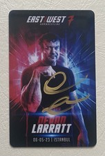 East vs West 7 Armwrestling Devon Larratt carta collezionabile firmata