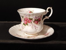 PORCELLANA ROYAL ALBERT