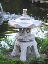 Lanterna giapponese in pietra --Yukimi A - decorazione giardino laghetto koi                  