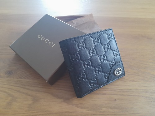 Gucci signature fold wallet - gucci, bi-fold