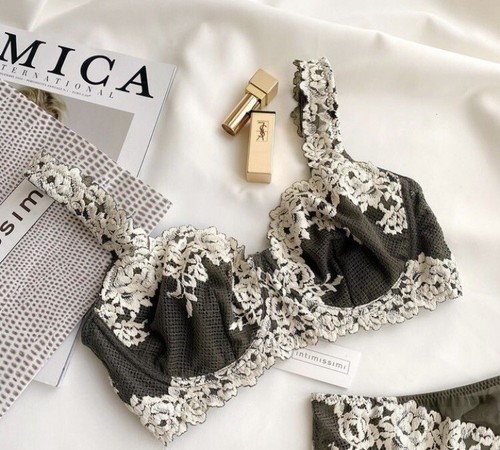 New with tags intimissimi bra - with,