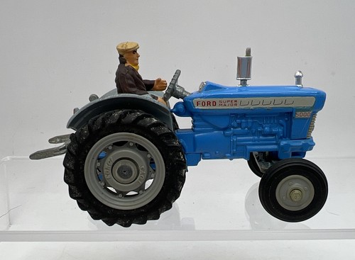 Trattore autista corgi - corgi, toys