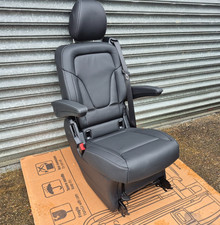 Sedili Capitano Mercedes Vito