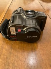 Vendo macchina fotografica Olympus Infinity SuperZomm 330. Usata in ottimo stato