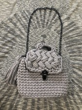 Borsa a mano all'uncinetto