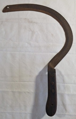 Antico strumento manuale
