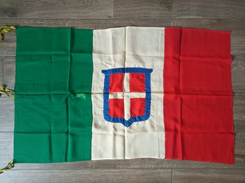 Bandiera italiana inizi 900 - bandiera,