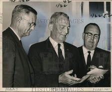 1963 Press Photo Officers plan