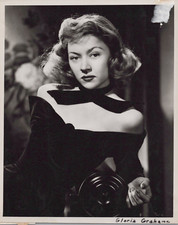 HOLLYWOOD BEAUTY GLORIA