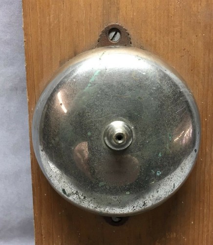 Antico campanello manuale