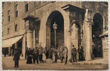 Cartolina Ferrara piazza animata negozi Emilia Romagna paesaggistica T1
