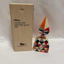 Bambole in legno Vitra Design Museum n.12 disegnate da Alexander Girard...