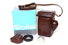 Fotocamera analogica Rolleiflex 3.5F con accessori