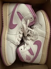 Nike WMNS Air Jordan 1 Mid