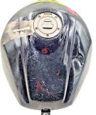 SERBATOIO BENZINA ( LEGGERE DESCRIZIONE )-YAMAHA R1 ANNO 2002 AL 2003