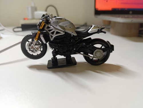 Moto ducati monster baci - moto,