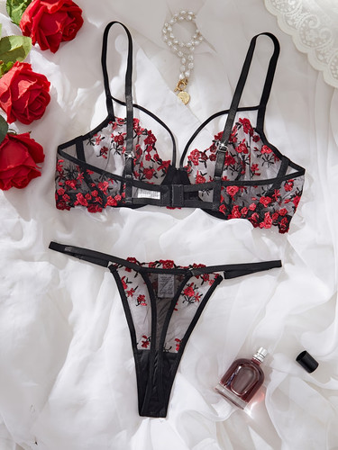 Set lingerie audace con - un,