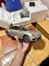 1:18 Scale Lincoln Continental