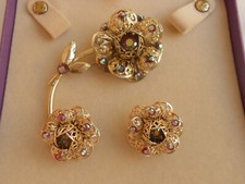 SET SARAH COVENTRY ORECCHINI E SPILLA STRASS CANGIANTI 1961