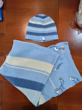 Sciarpa celeste a strisce e